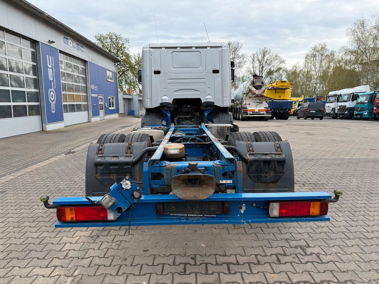 Scania R 420 Tankwagen ADR Fahrgestell Retarder Volluft - משאית עם שלדת תא: תמונה 4 Scania R 420 Tankwagen ADR Fahrgestell Retarder Volluft - משאית עם שלדת תא: תמונה 4