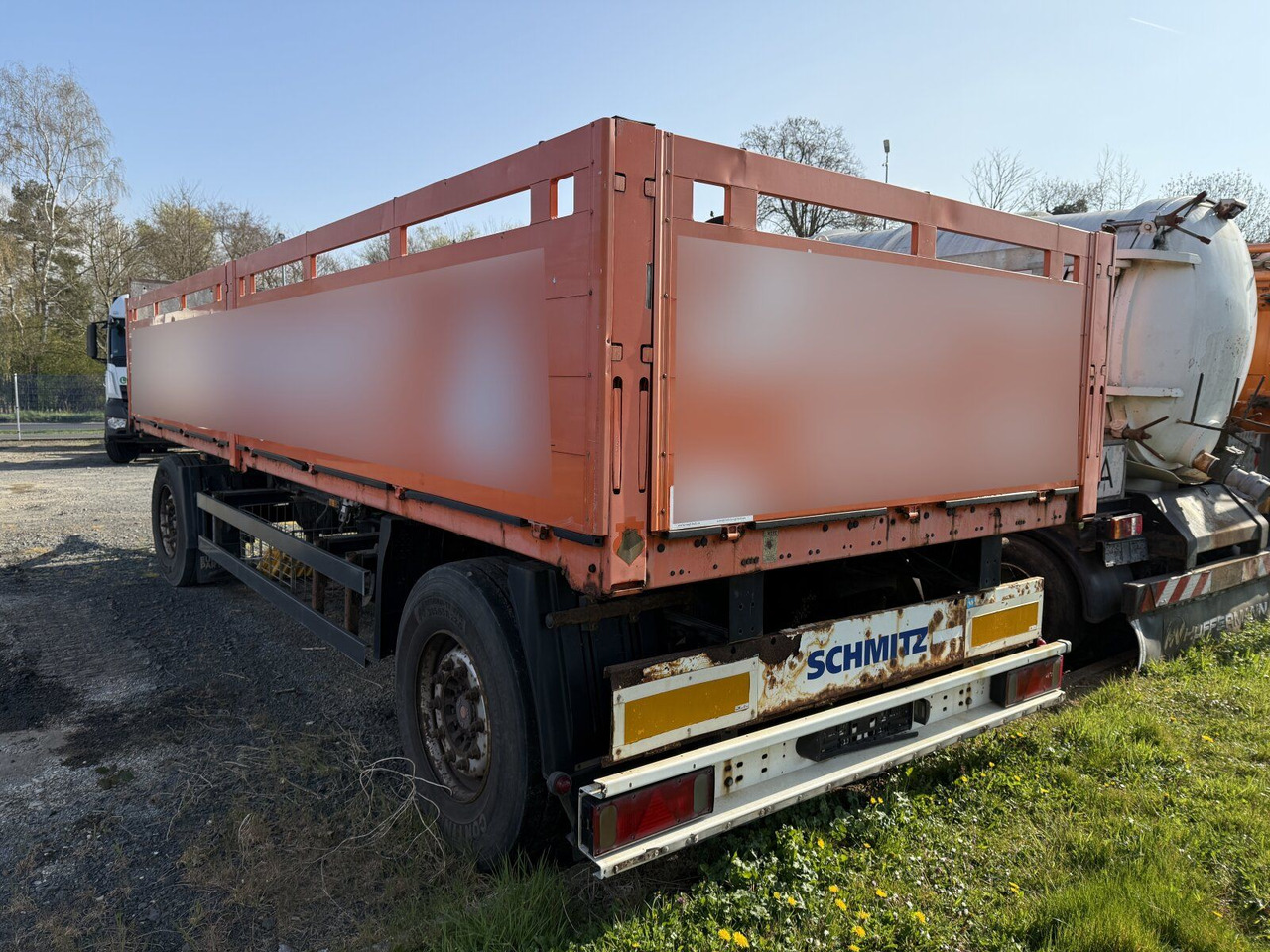 Schmitz Cargobull Gotha AFG 18 Baustoffanhänger 2 Achse - קרון נגרר צד נופל/ שטוח: תמונה 4 Schmitz Cargobull Gotha AFG 18 Baustoffanhänger 2 Achse - קרון נגרר צד נופל/ שטוח: תמונה 4