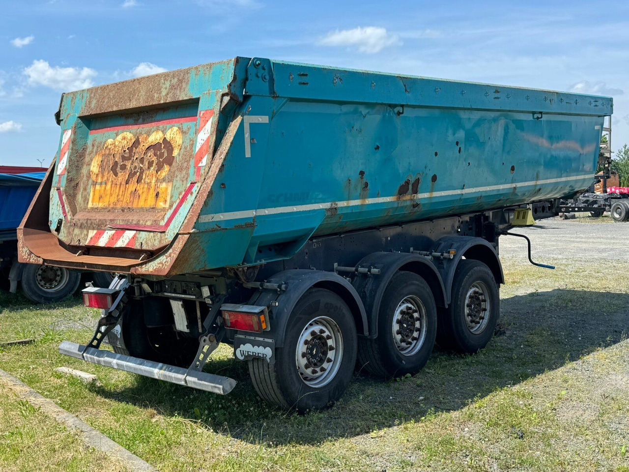 Schmitz Cargobull SKI 24 SL7.2 Kippauflieger 3 Achse - סמיטריילר עם מזהיר: תמונה 4 Schmitz Cargobull SKI 24 SL7.2 Kippauflieger 3 Achse - סמיטריילר עם מזהיר: תמונה 4