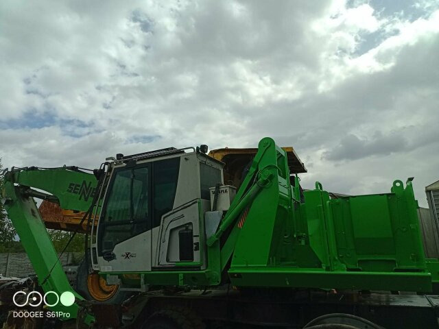 Sennebogen 818-E Umschlagbagger - 83 Ton - mit Greifer - מחפר גלגלים: תמונה 2 Sennebogen 818-E Umschlagbagger - 83 Ton - mit Greifer - מחפר גלגלים: תמונה 2