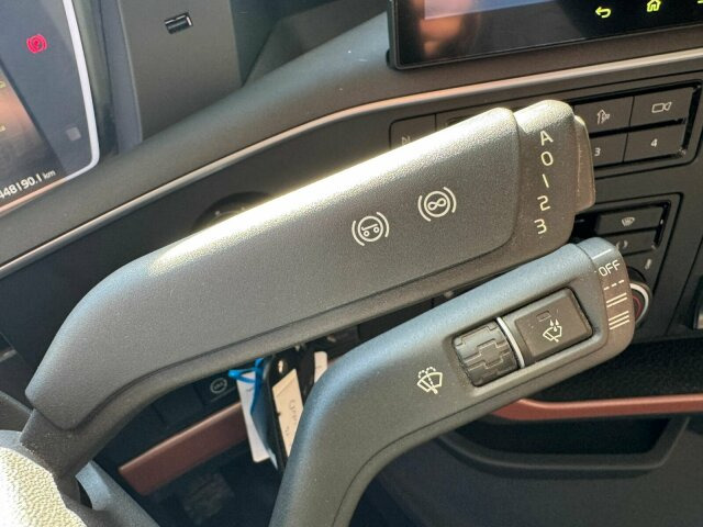 Volvo FH16 750 8X4 Holztransport Alukar TOP! - משאית עץ: תמונה 3 Volvo FH16 750 8X4 Holztransport Alukar TOP! - משאית עץ: תמונה 3