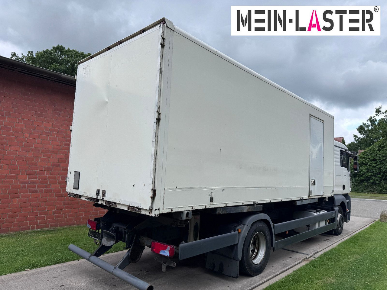 MAN TGA 18.350 BDF 5 Sitzer Klima nur 209.380 km - משאית תיבה: תמונה 5 MAN TGA 18.350 BDF 5 Sitzer Klima nur 209.380 km - משאית תיבה: תמונה 5