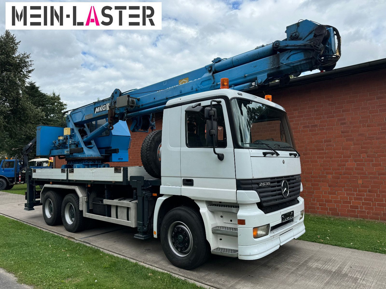 Mercedes-Benz 3335 V6 MKG 550 Ta2-a2 -46m 420 kg Funk - משאית מנוף: תמונה 3 Mercedes-Benz 3335 V6 MKG 550 Ta2-a2 -46m 420 kg Funk - משאית מנוף: תמונה 3