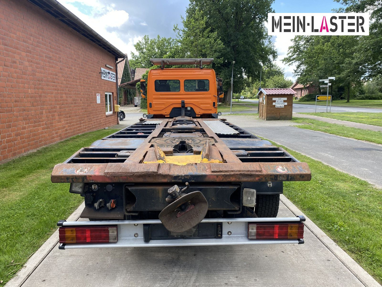 Mercedes-Benz Kamag Wiesel Umsetzter Sattelplatte - מוביל מכולות/ משאית החלפת גוף: תמונה 4 Mercedes-Benz Kamag Wiesel Umsetzter Sattelplatte - מוביל מכולות/ משאית החלפת גוף: תמונה 4
