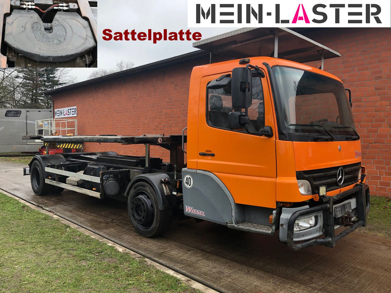 Mercedes-Benz Kamag Wiesel Umsetzter Sattelplatte - מוביל מכולות/ משאית החלפת גוף: תמונה 1 Mercedes-Benz Kamag Wiesel Umsetzter Sattelplatte - מוביל מכולות/ משאית החלפת גוף: תמונה 1