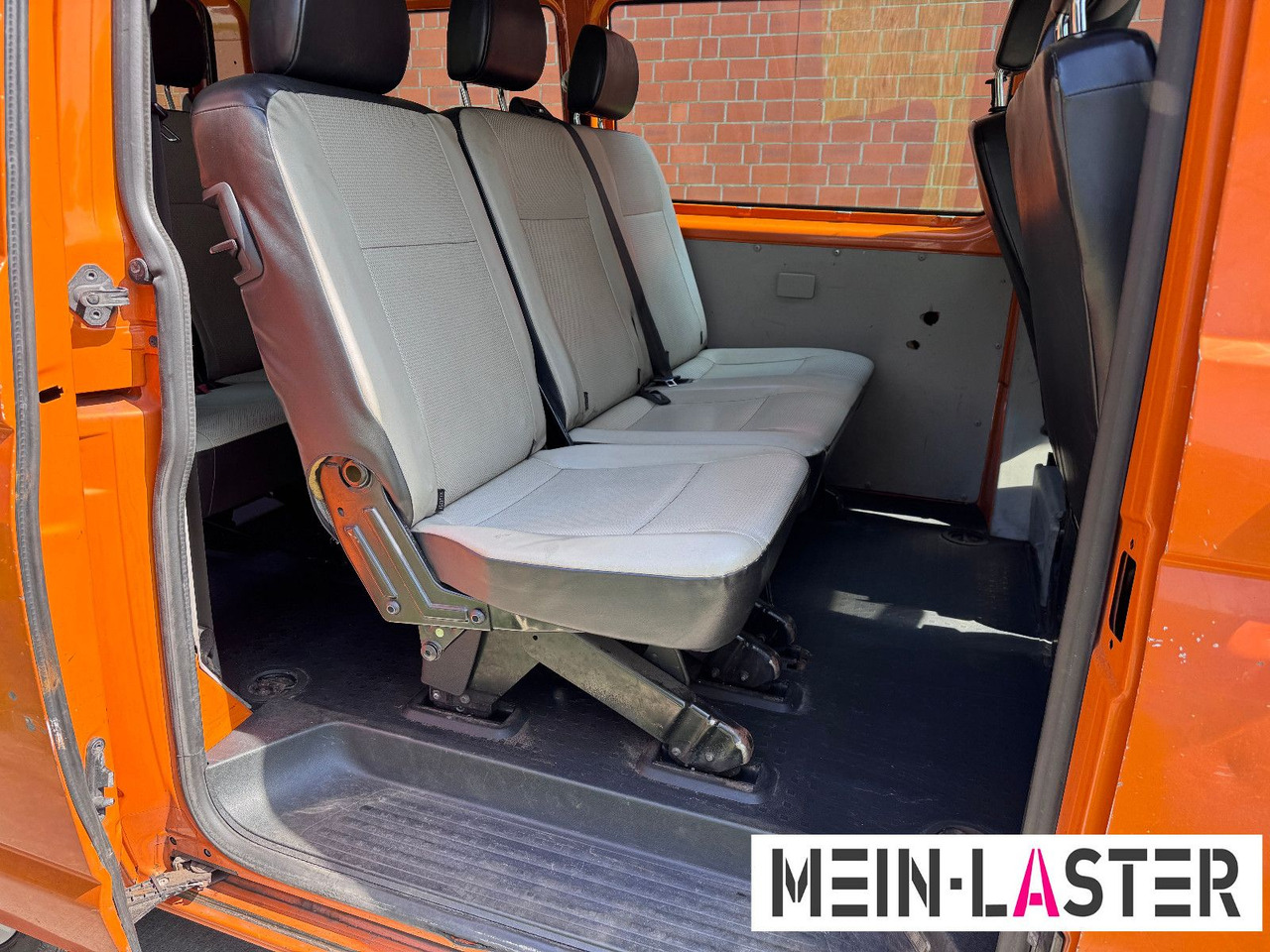 כלי רכב מסחרי לנוסעים Volkswagen 2.0 tdi Bus   9 Sitzer Flügeltür: תמונה 9