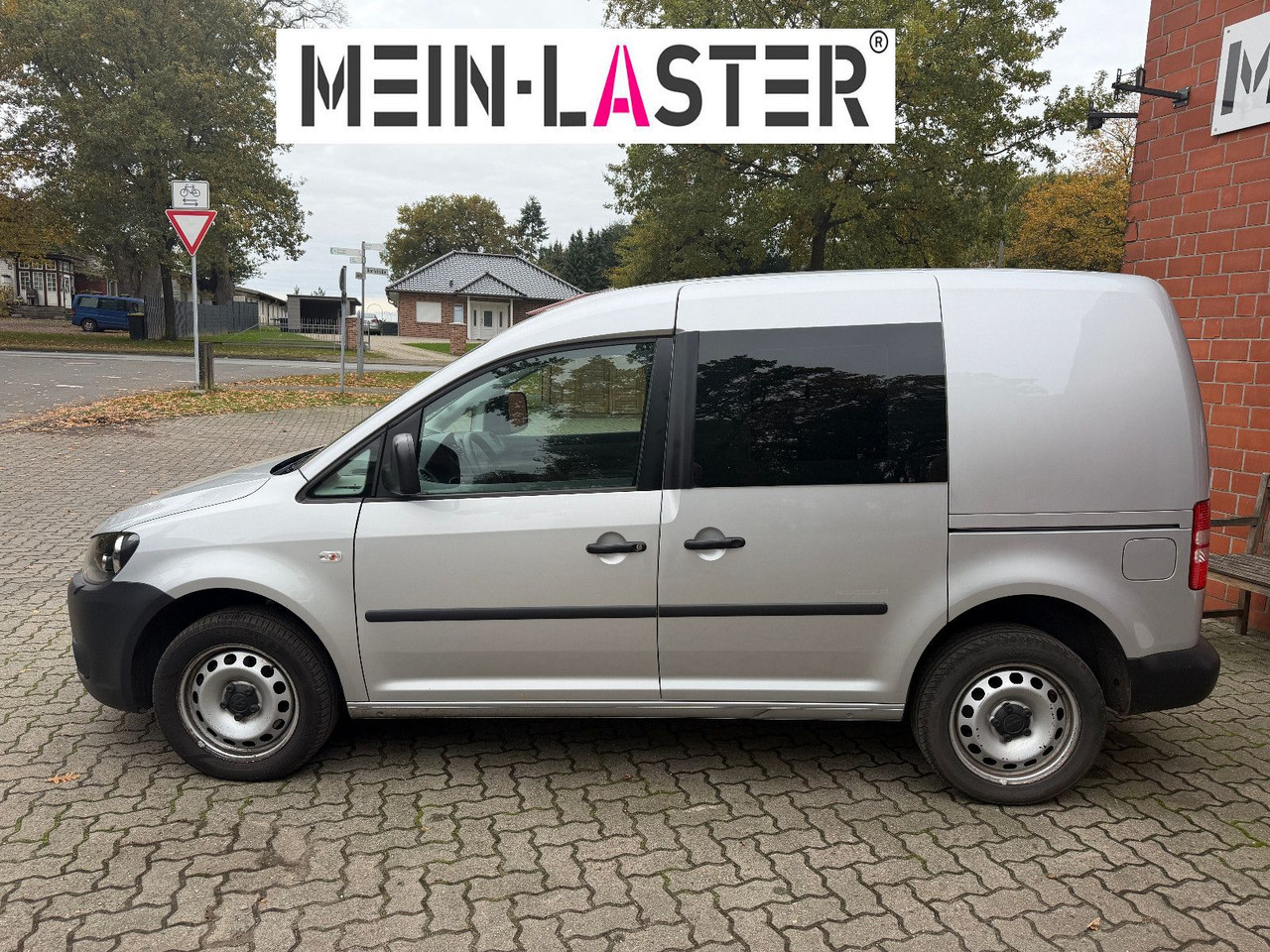 Volkswagen Caddy 2.0 TDI Kasten Soccer 4Motion Automatik - רכב סטיישן: תמונה 4 Volkswagen Caddy 2.0 TDI Kasten Soccer 4Motion Automatik - רכב סטיישן: תמונה 4