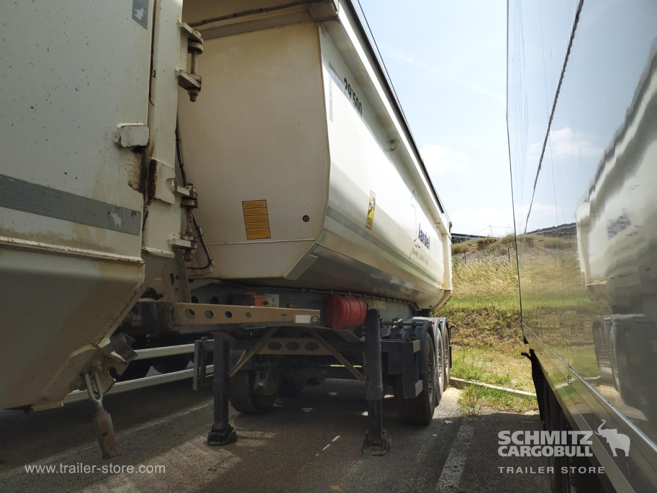 SCHMITZ Tipper Steel half pipe body 24m³ - סמיטריילר עם מזהיר: תמונה 4 SCHMITZ Tipper Steel half pipe body 24m³ - סמיטריילר עם מזהיר: תמונה 4