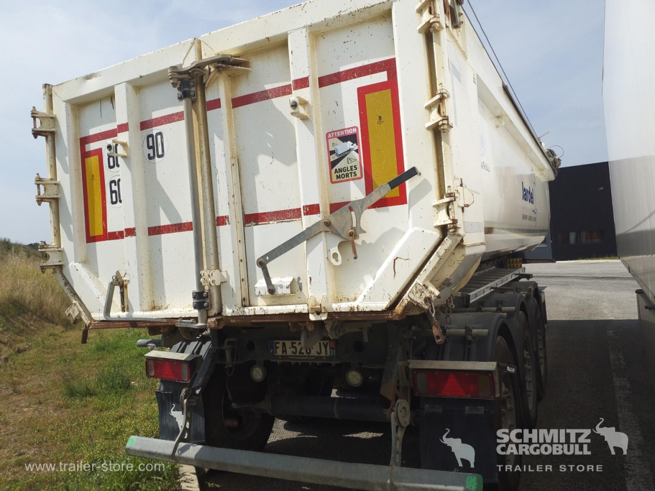 SCHMITZ Tipper Steel half pipe body 26m³ - סמיטריילר עם מזהיר: תמונה 4 SCHMITZ Tipper Steel half pipe body 26m³ - סמיטריילר עם מזהיר: תמונה 4