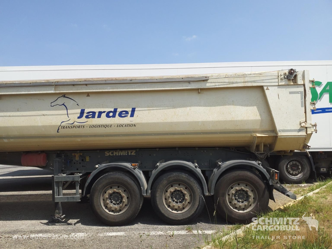 SCHMITZ Tipper Steel half pipe body 26m³ - סמיטריילר עם מזהיר: תמונה 3 SCHMITZ Tipper Steel half pipe body 26m³ - סמיטריילר עם מזהיר: תמונה 3