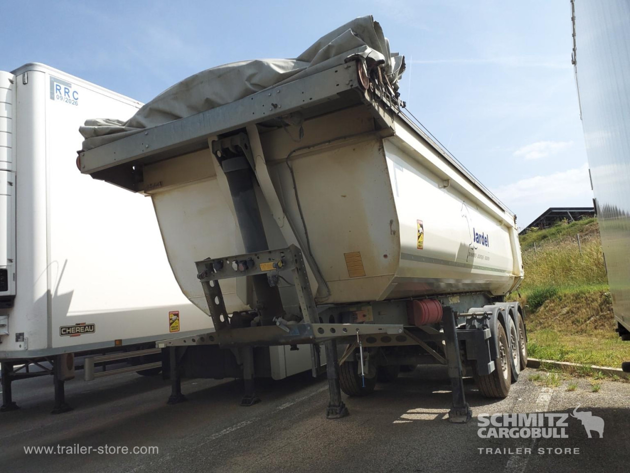 SCHMITZ Tipper Steel half pipe body 26m³ - סמיטריילר עם מזהיר: תמונה 3 SCHMITZ Tipper Steel half pipe body 26m³ - סמיטריילר עם מזהיר: תמונה 3