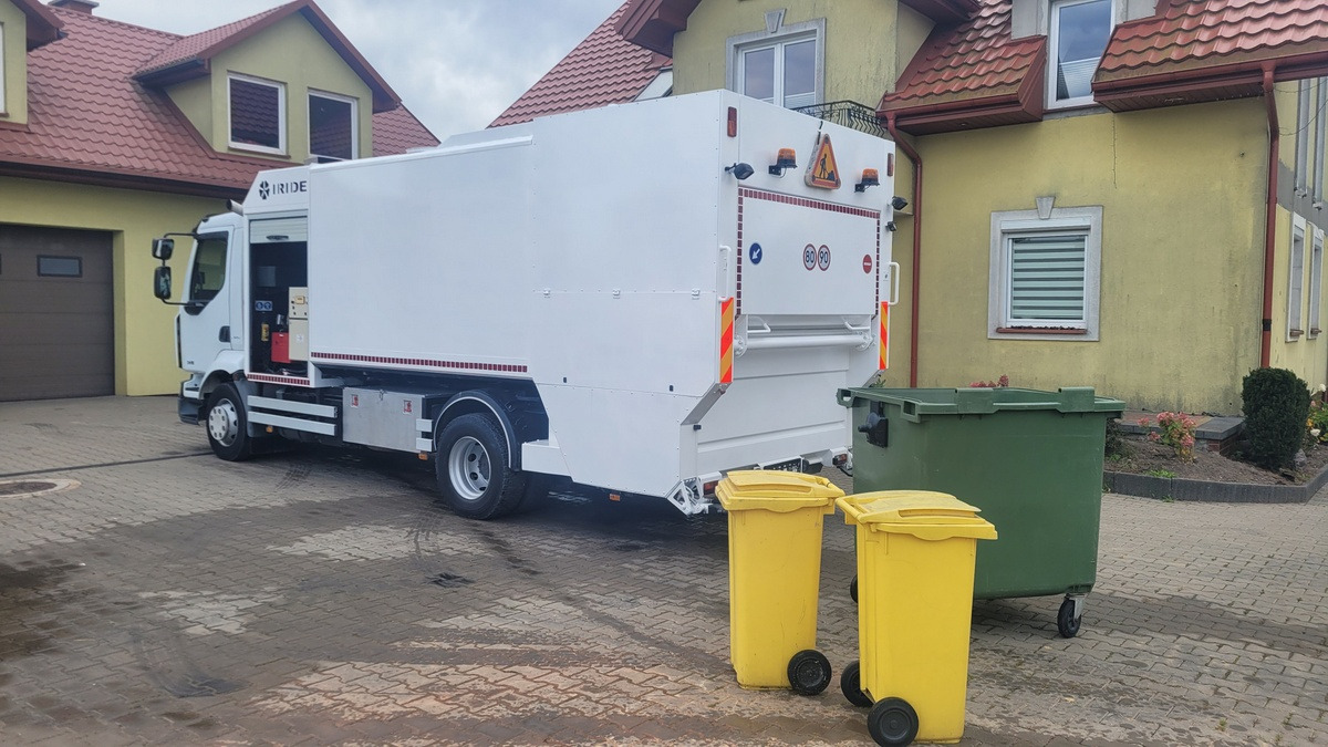 Renault Midlum CONTAINER WEASHER LAVACASSONETTI MYJKA - משאית אשפה: תמונה 2 Renault Midlum CONTAINER WEASHER LAVACASSONETTI MYJKA - משאית אשפה: תמונה 2