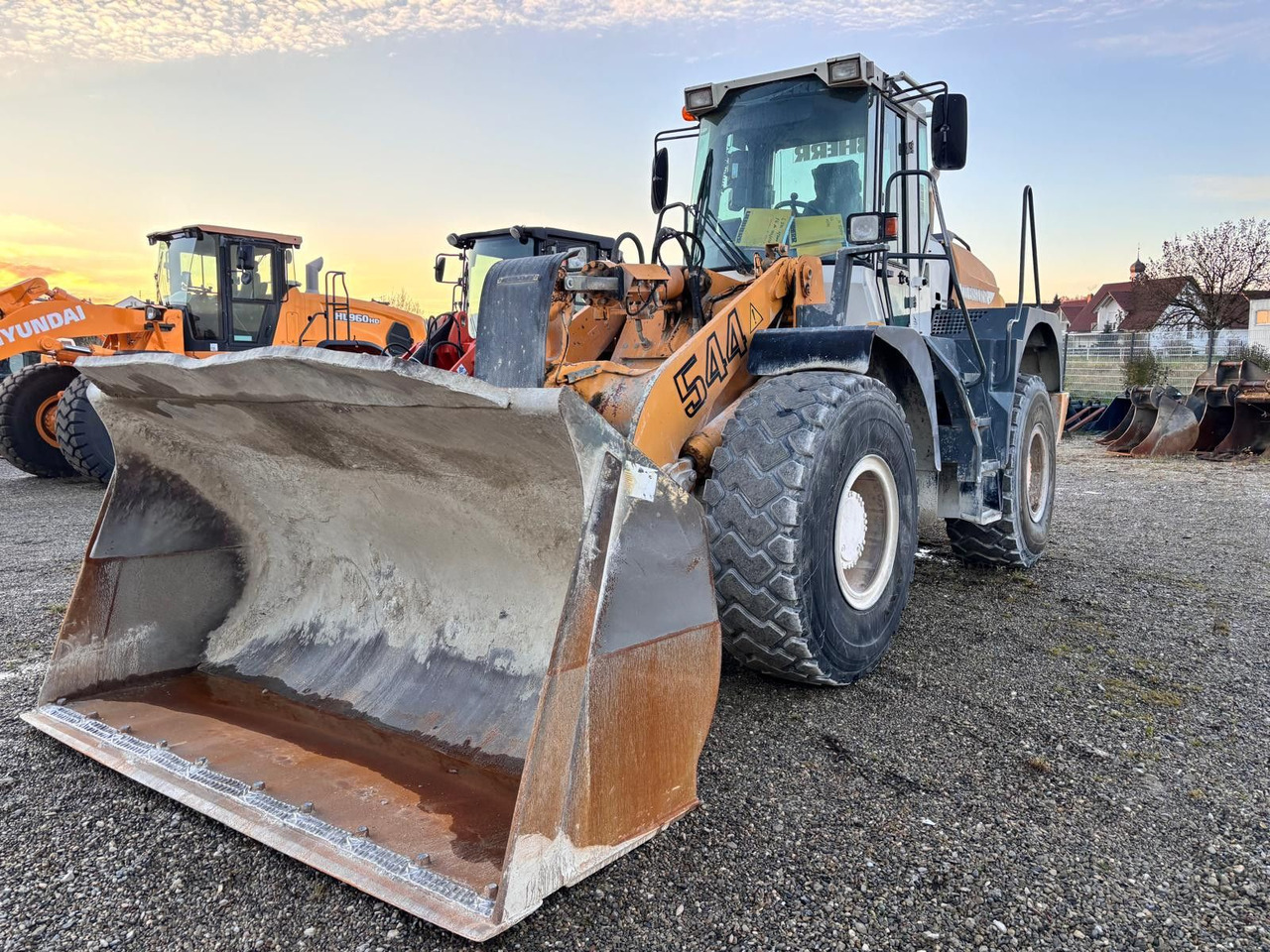 Liebherr L544 - מעמיס גלגלים: תמונה 2 Liebherr L544 - מעמיס גלגלים: תמונה 2