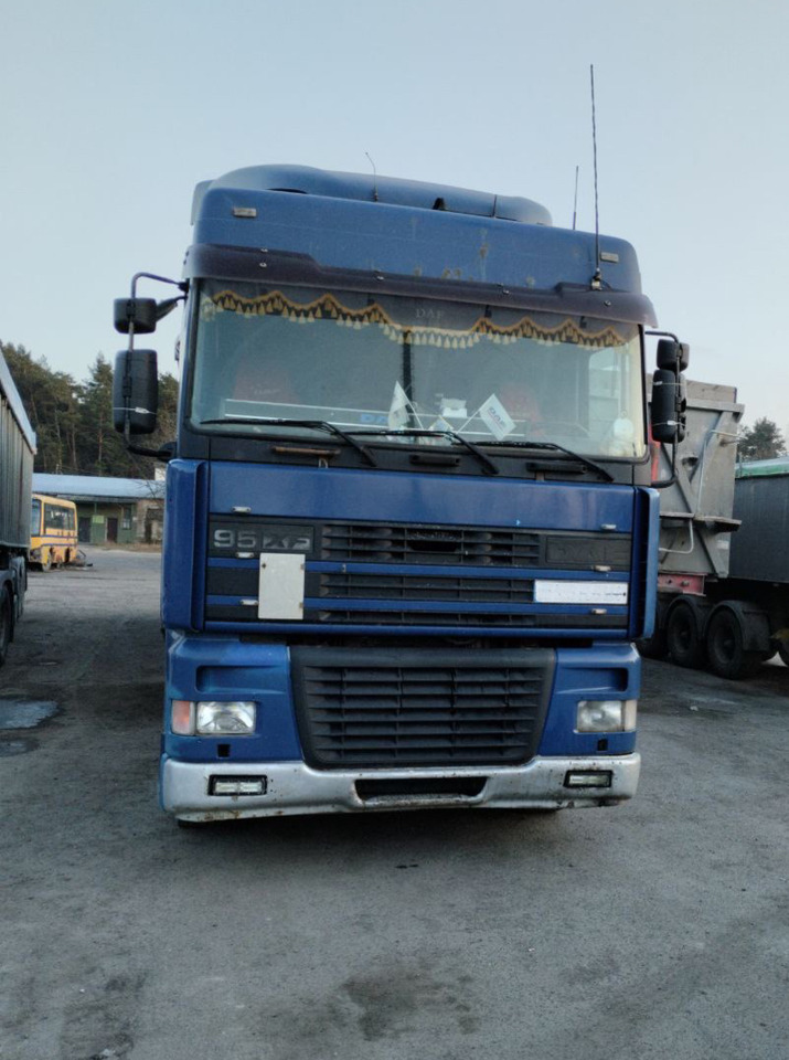 DAF XF 95.380 - יחידת טרקטור: תמונה 2 DAF XF 95.380 - יחידת טרקטור: תמונה 2