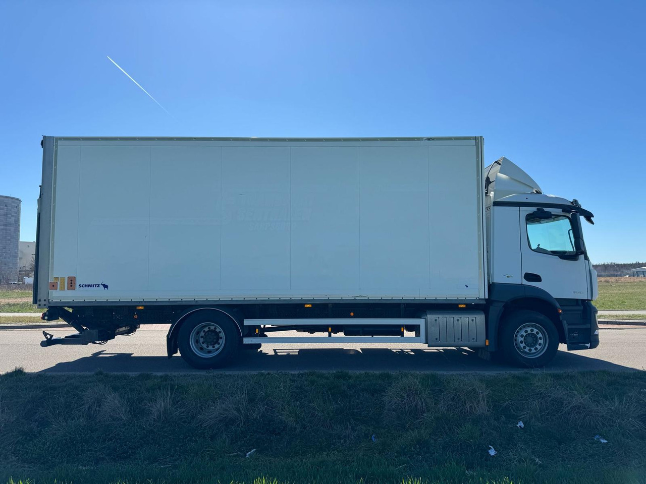 MERCEDES-BENZ ANTOS 1830 - משאית תיבה: תמונה 5 MERCEDES-BENZ ANTOS 1830 - משאית תיבה: תמונה 5