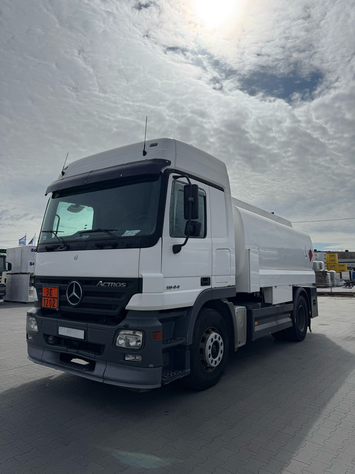 MERCEDES-BENZ Actros 1844 - משאית מכל: תמונה 5 MERCEDES-BENZ Actros 1844 - משאית מכל: תמונה 5