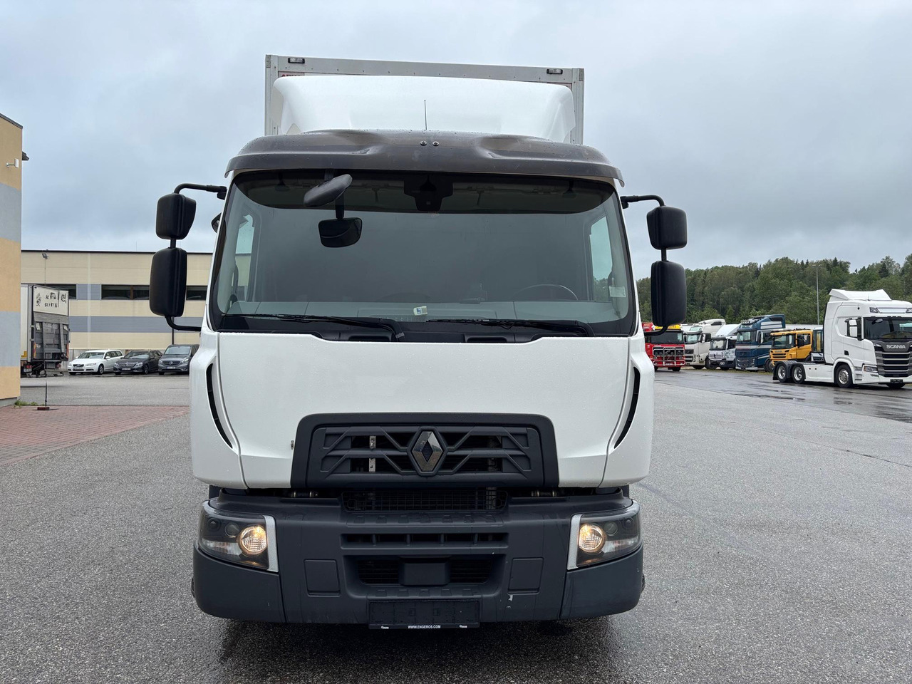 RENAULT D WIDE 320 - משאית תיבה: תמונה 2 RENAULT D WIDE 320 - משאית תיבה: תמונה 2