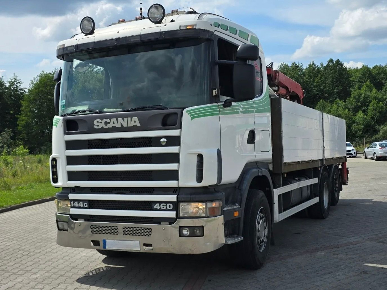 SCANIA 144.460 - משאית צד נופל/ שטוחה, משאית מנוף: תמונה 2 SCANIA 144.460 - משאית צד נופל/ שטוחה, משאית מנוף: תמונה 2