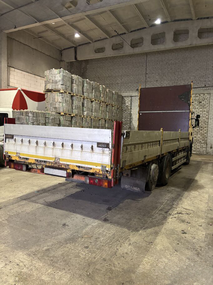 SCANIA R124.420 - משאית צד נופל/ שטוחה: תמונה 4 SCANIA R124.420 - משאית צד נופל/ שטוחה: תמונה 4