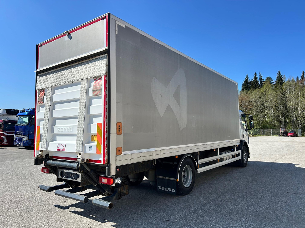 VOLVO FE260 - משאית תיבה: תמונה 5 VOLVO FE260 - משאית תיבה: תמונה 5