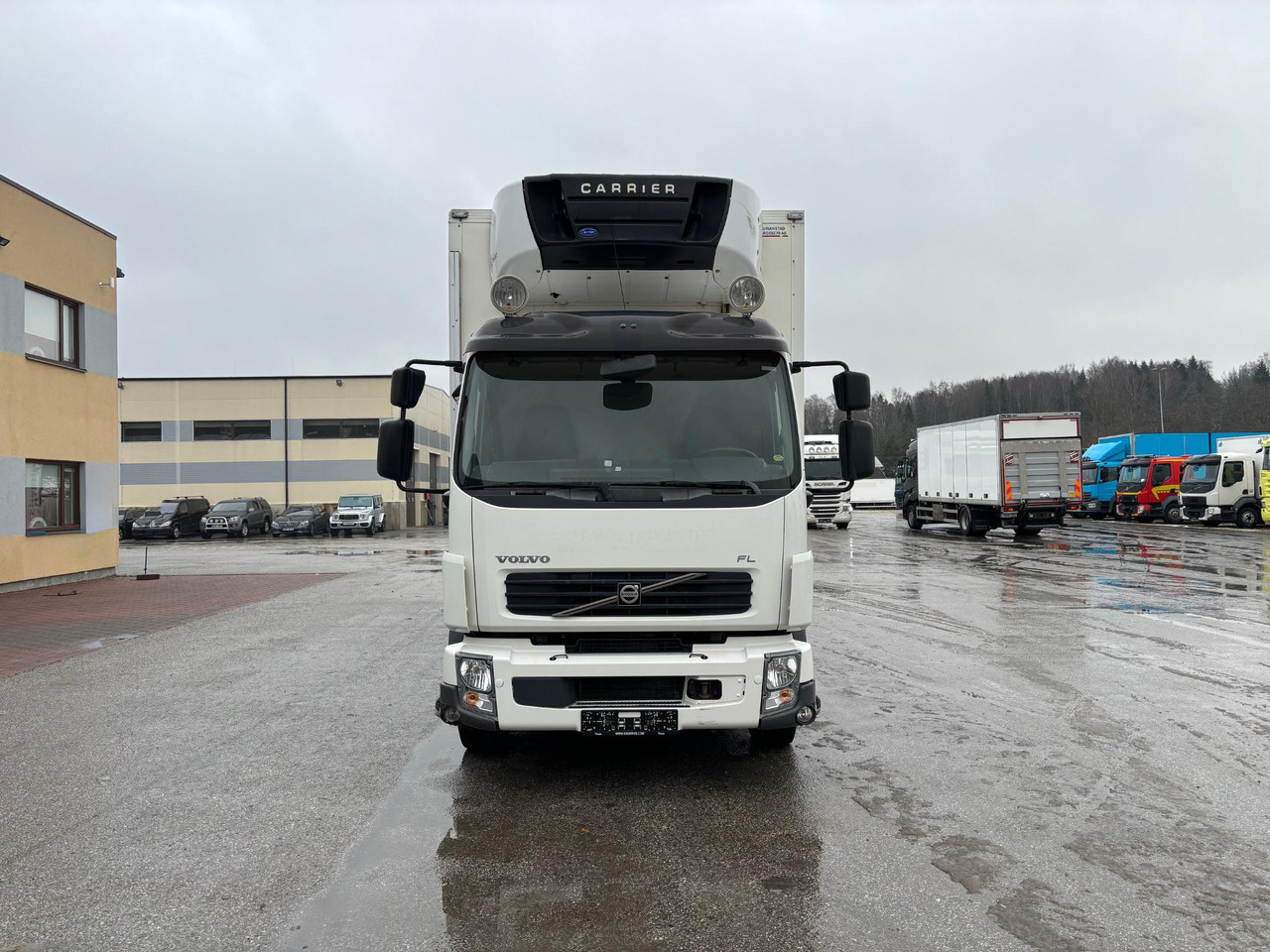 VOLVO FL 240 - משאית קירור: תמונה 2 VOLVO FL 240 - משאית קירור: תמונה 2