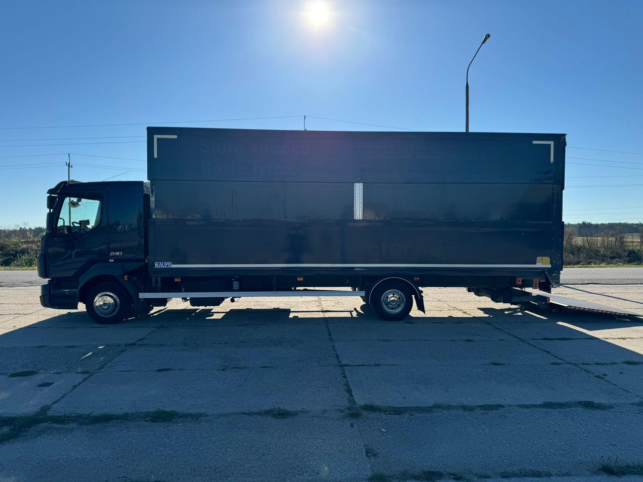 משאית תיבה VOLVO FL 240: תמונה 16 משאית תיבה VOLVO FL 240: תמונה 16