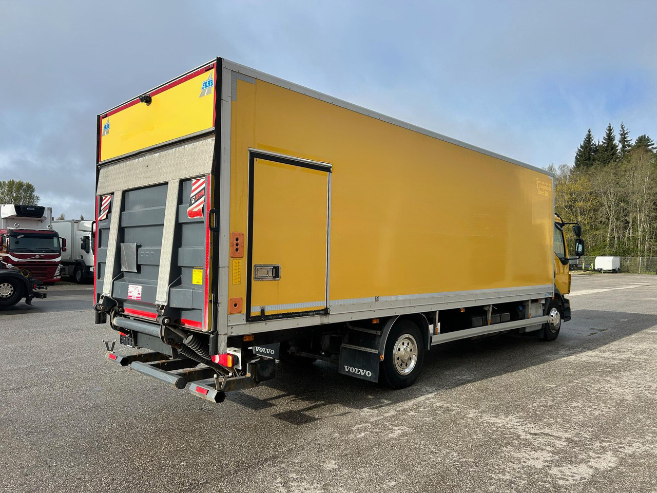 VOLVO FL250 - משאית תיבה: תמונה 5 VOLVO FL250 - משאית תיבה: תמונה 5