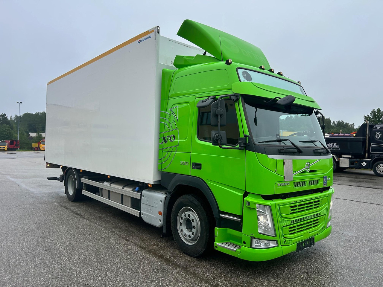 VOLVO FM330 - משאית תיבה: תמונה 1 VOLVO FM330 - משאית תיבה: תמונה 1