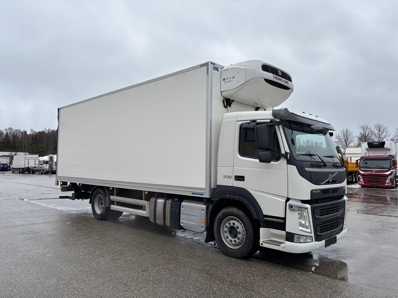 VOLVO FM330 - משאית קירור: תמונה 1 VOLVO FM330 - משאית קירור: תמונה 1
