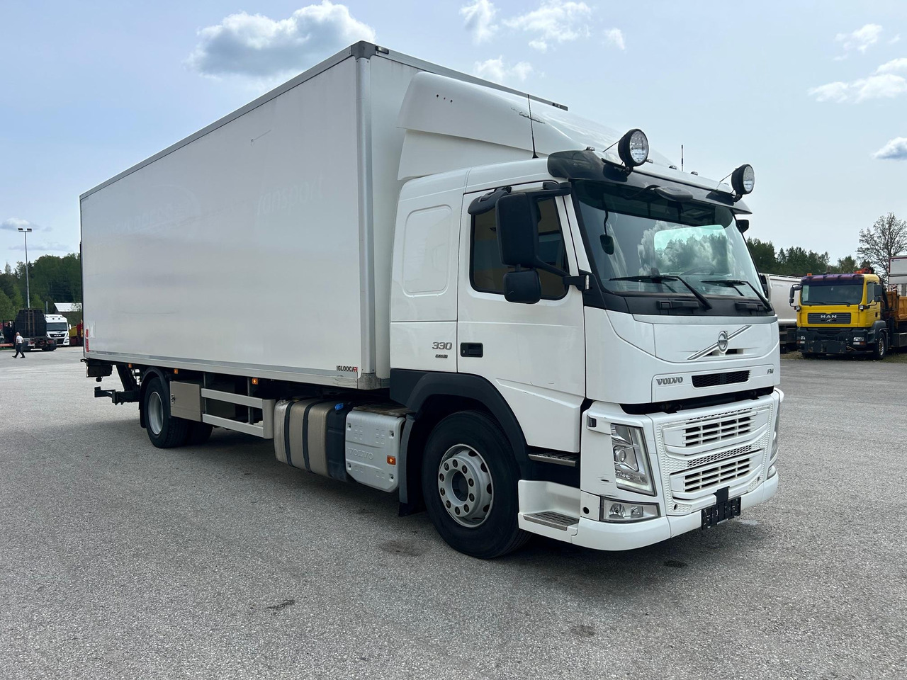 VOLVO FM330 - משאית קירור: תמונה 1 VOLVO FM330 - משאית קירור: תמונה 1
