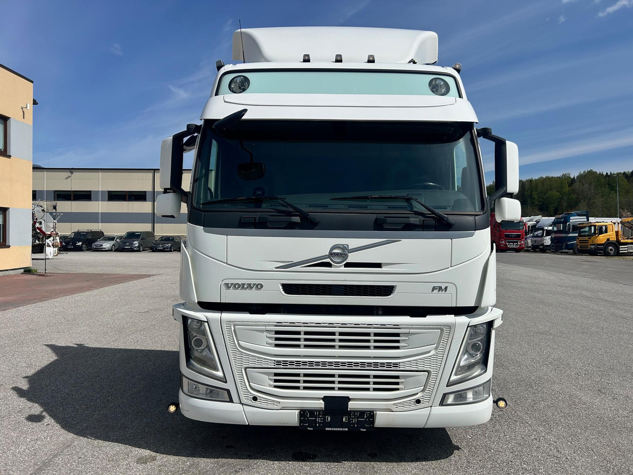 VOLVO FM500 - משאית עם שלדת תא: תמונה 3 VOLVO FM500 - משאית עם שלדת תא: תמונה 3