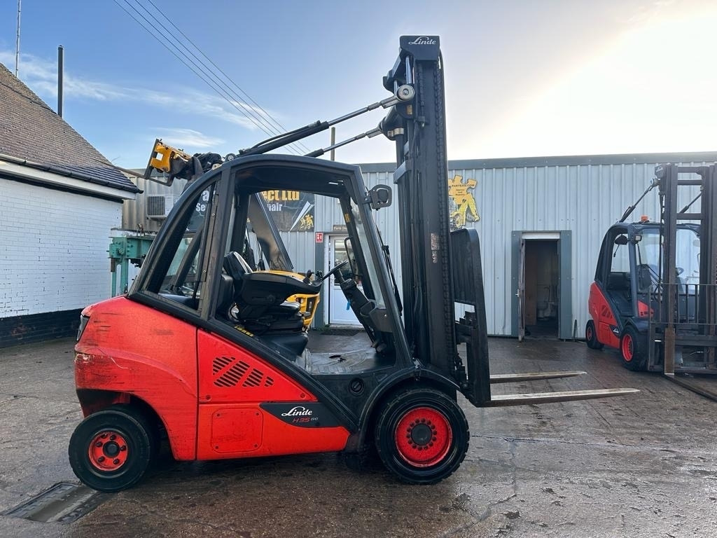 Linde H 35 D - מלגזת סולר: תמונה 1 Linde H 35 D - מלגזת סולר: תמונה 1