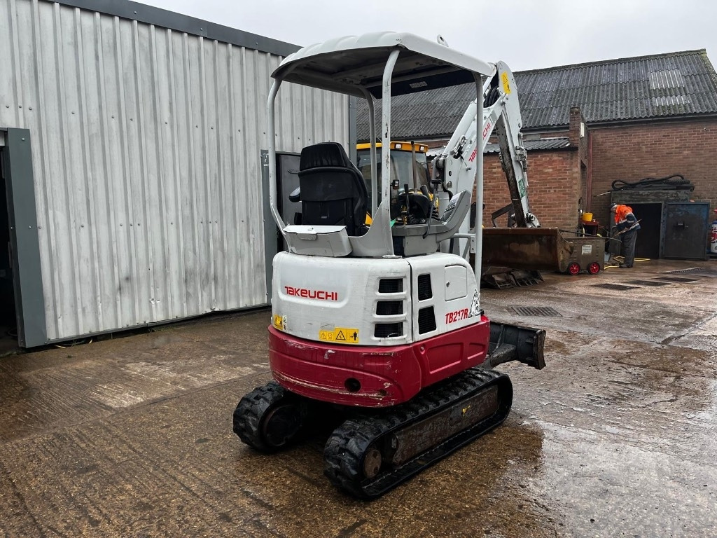 Takeuchi TB 217 R - מיני מחפר: תמונה 3 Takeuchi TB 217 R - מיני מחפר: תמונה 3