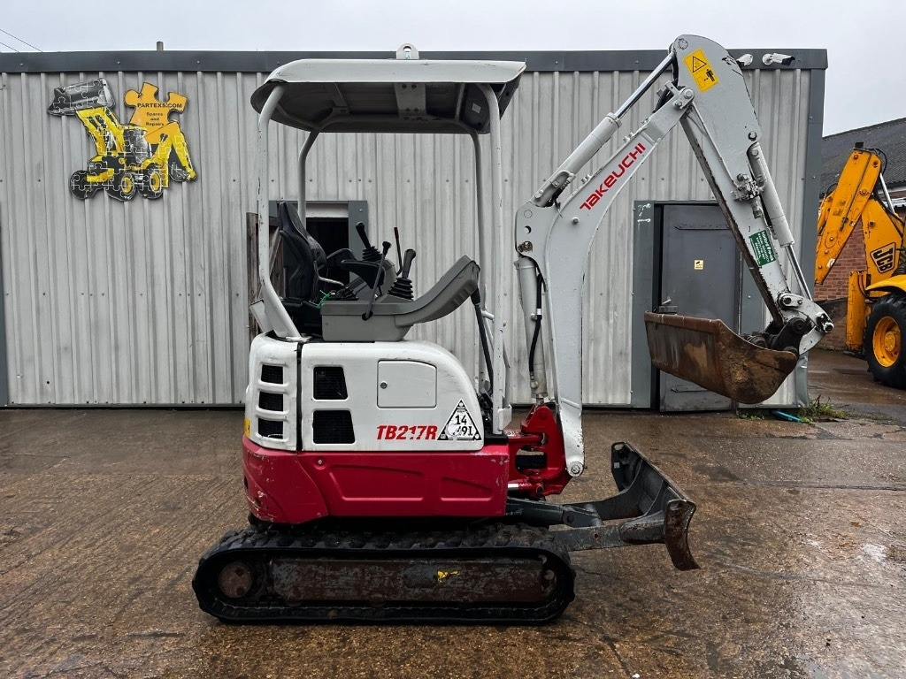 Takeuchi TB 217 R - מיני מחפר: תמונה 1 Takeuchi TB 217 R - מיני מחפר: תמונה 1