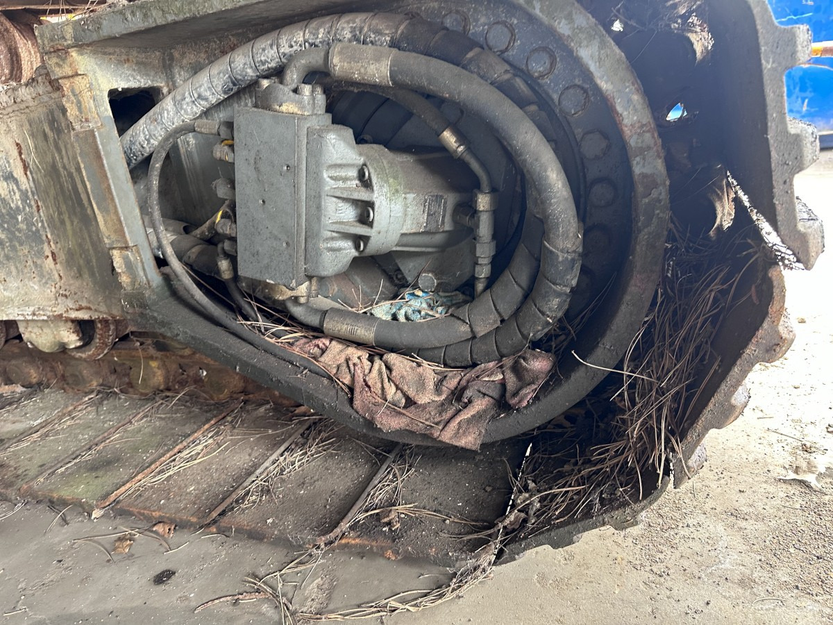 LIEBHERR LRB 155 for parts breaking dismantling - נהג קורה: תמונה 4 LIEBHERR LRB 155 for parts breaking dismantling - נהג קורה: תמונה 4