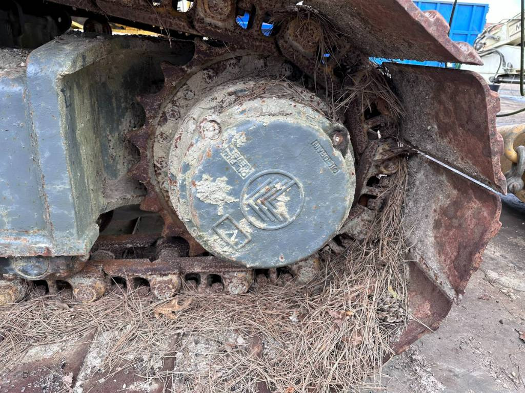 Liebherr LRB 155 for parts breaking dismantling - נהג קורה: תמונה 3 Liebherr LRB 155 for parts breaking dismantling - נהג קורה: תמונה 3