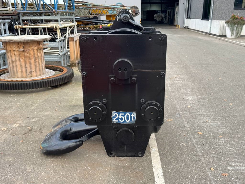 Kobelco CKE 2500 - עגורן מעמיס עבור מכונת בנייה: תמונה 4 Kobelco CKE 2500 - עגורן מעמיס עבור מכונת בנייה: תמונה 4