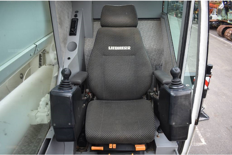 עגורן לכל שטח Liebherr LTM1055-3.2: תמונה 17