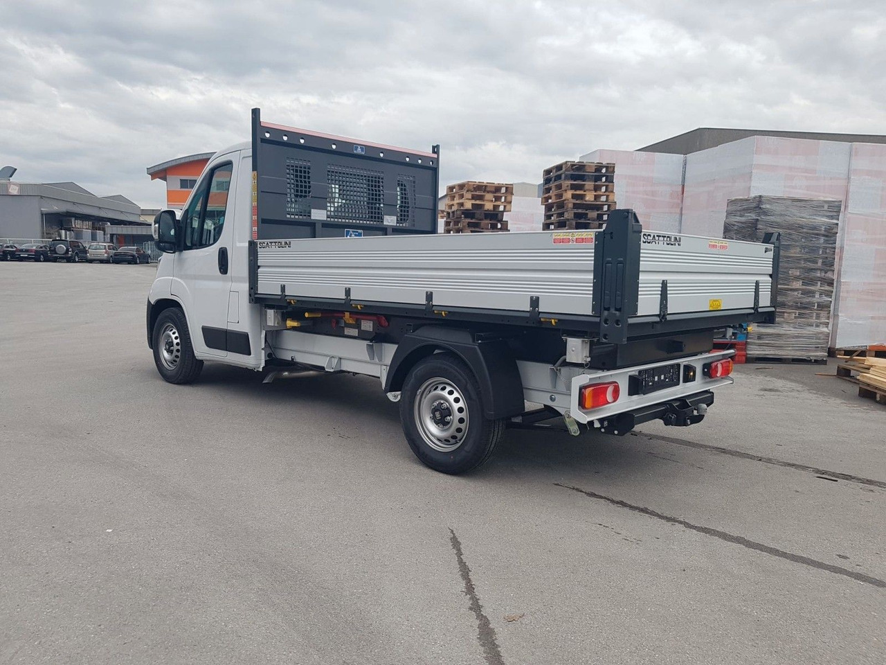 Fiat Ducato 35H L2H1 EKA 3-Seiten-Kipper 180 PS AHK - כלי רכב מסחרי מזהיר: תמונה 5 Fiat Ducato 35H L2H1 EKA 3-Seiten-Kipper 180 PS AHK - כלי רכב מסחרי מזהיר: תמונה 5