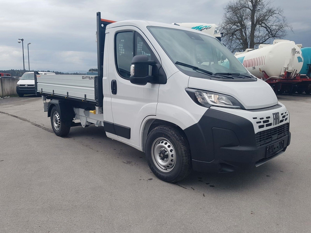 Fiat Ducato 35H L2H1 EKA 3-Seiten-Kipper 180 PS AHK - כלי רכב מסחרי מזהיר: תמונה 2 Fiat Ducato 35H L2H1 EKA 3-Seiten-Kipper 180 PS AHK - כלי רכב מסחרי מזהיר: תמונה 2