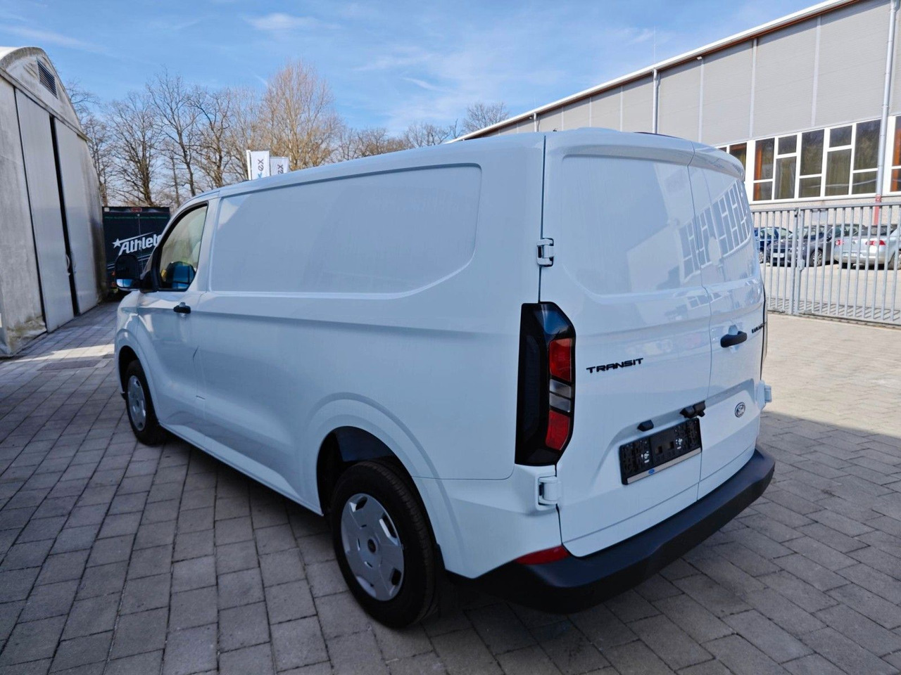 Ford Custom Trend 280 L1H1 110 PS - כלי רכב מסחרי קטן: תמונה 3 Ford Custom Trend 280 L1H1 110 PS - כלי רכב מסחרי קטן: תמונה 3