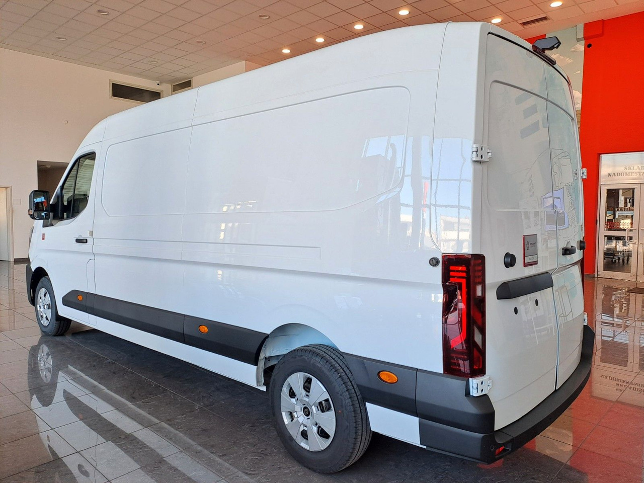 Renault Master L3H2 170 - NAV Klimaaut. Holzb. 270° - כלי רכב מסחרי עם לוח: תמונה 4 Renault Master L3H2 170 - NAV Klimaaut. Holzb. 270° - כלי רכב מסחרי עם לוח: תמונה 4