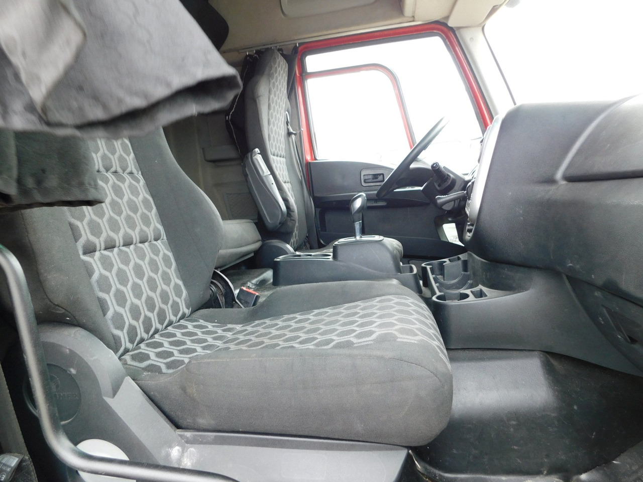 Ford 1848t 4x2 scab e6 12tx2620 - יחידת טרקטור: תמונה 5 Ford 1848t 4x2 scab e6 12tx2620 - יחידת טרקטור: תמונה 5