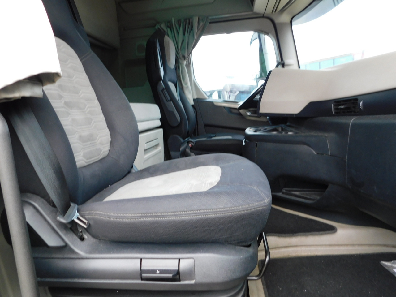 Ford F max ll 4x2 scab e6 12tx2620 - יחידת טרקטור: תמונה 5 Ford F max ll 4x2 scab e6 12tx2620 - יחידת טרקטור: תמונה 5