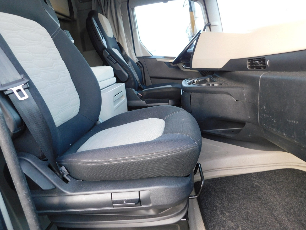 Ford F max ll 4x2 scab e6 12tx2620 - יחידת טרקטור: תמונה 5 Ford F max ll 4x2 scab e6 12tx2620 - יחידת טרקטור: תמונה 5