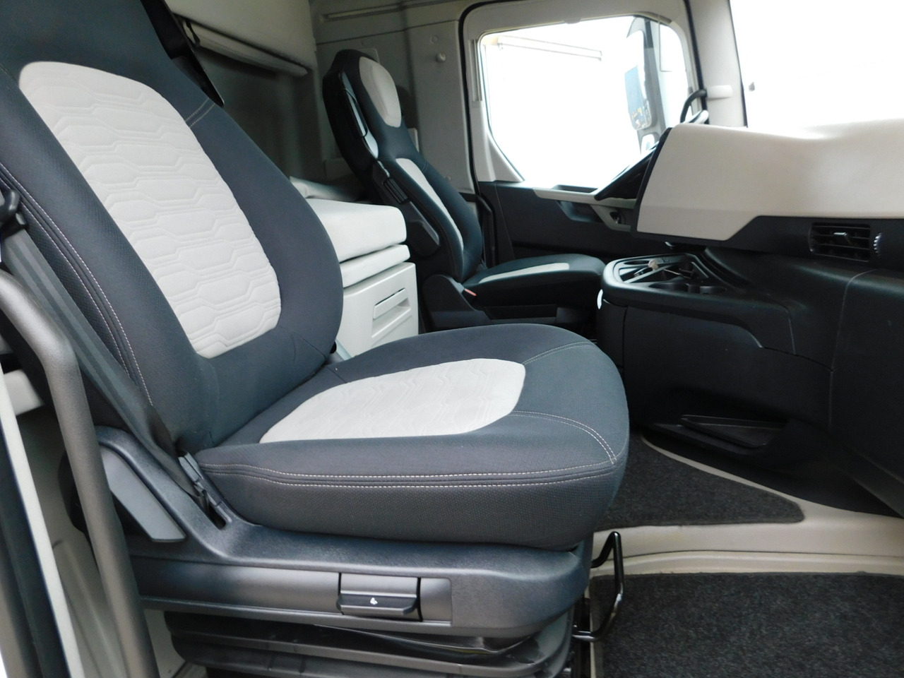 Ford F max ll 4x2 scab e6 12tx2620 - יחידת טרקטור: תמונה 5 Ford F max ll 4x2 scab e6 12tx2620 - יחידת טרקטור: תמונה 5