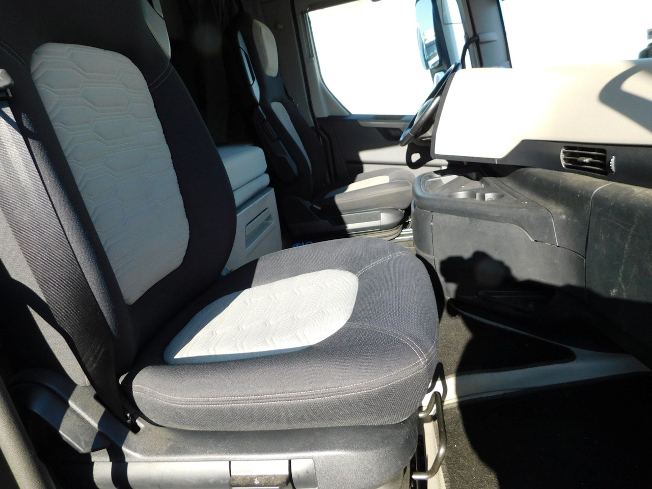 Ford F max ll 4x2 scab e6 12tx2620 - יחידת טרקטור: תמונה 5 Ford F max ll 4x2 scab e6 12tx2620 - יחידת טרקטור: תמונה 5