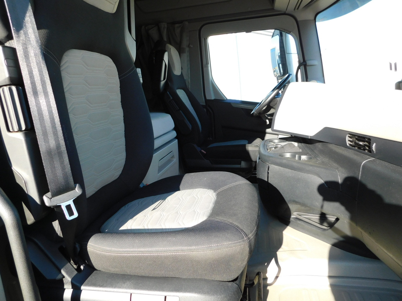 Ford F max ll 4x2 scab e6 12tx2620 - יחידת טרקטור: תמונה 5 Ford F max ll 4x2 scab e6 12tx2620 - יחידת טרקטור: תמונה 5