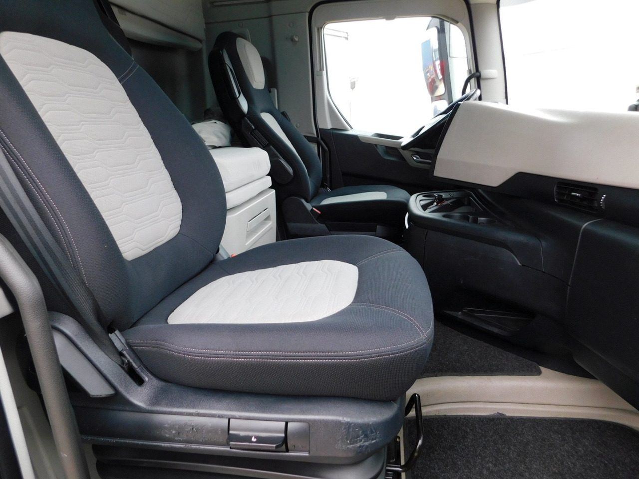 Ford F max ll 4x2 scab e6 12tx2620 - יחידת טרקטור: תמונה 5 Ford F max ll 4x2 scab e6 12tx2620 - יחידת טרקטור: תמונה 5