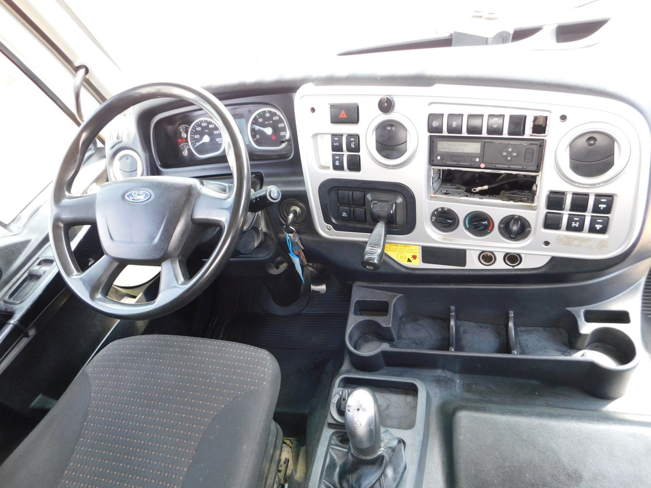 משאית מערבלת בטון Ford Lt12xl 7h cargo 4142m: תמונה 6